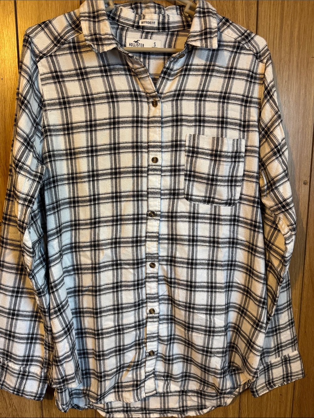 Hollister Womens Boyfriend Black and White Plaid Button-Down Shirt